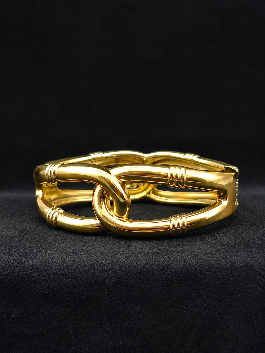 Elegant Korean Style Gold Interlocking Kada Bracelet for Women